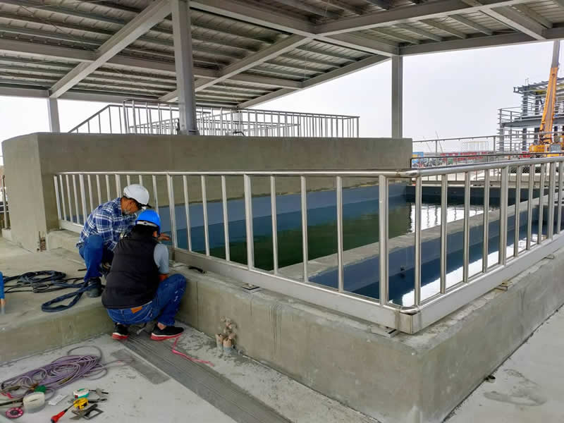 高雄港務局不銹鋼欄杆工程